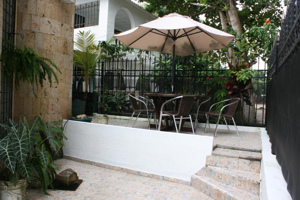 Vivienda Turistica El Castillo บูรีตากา ภายนอก รูปภาพ