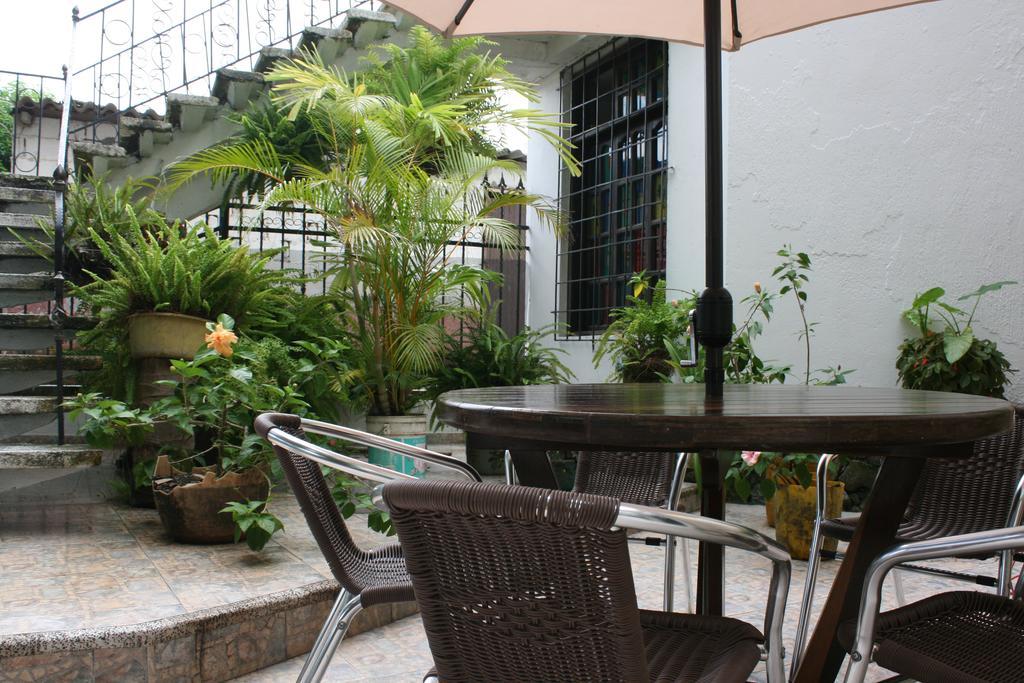Vivienda Turistica El Castillo บูรีตากา ภายนอก รูปภาพ